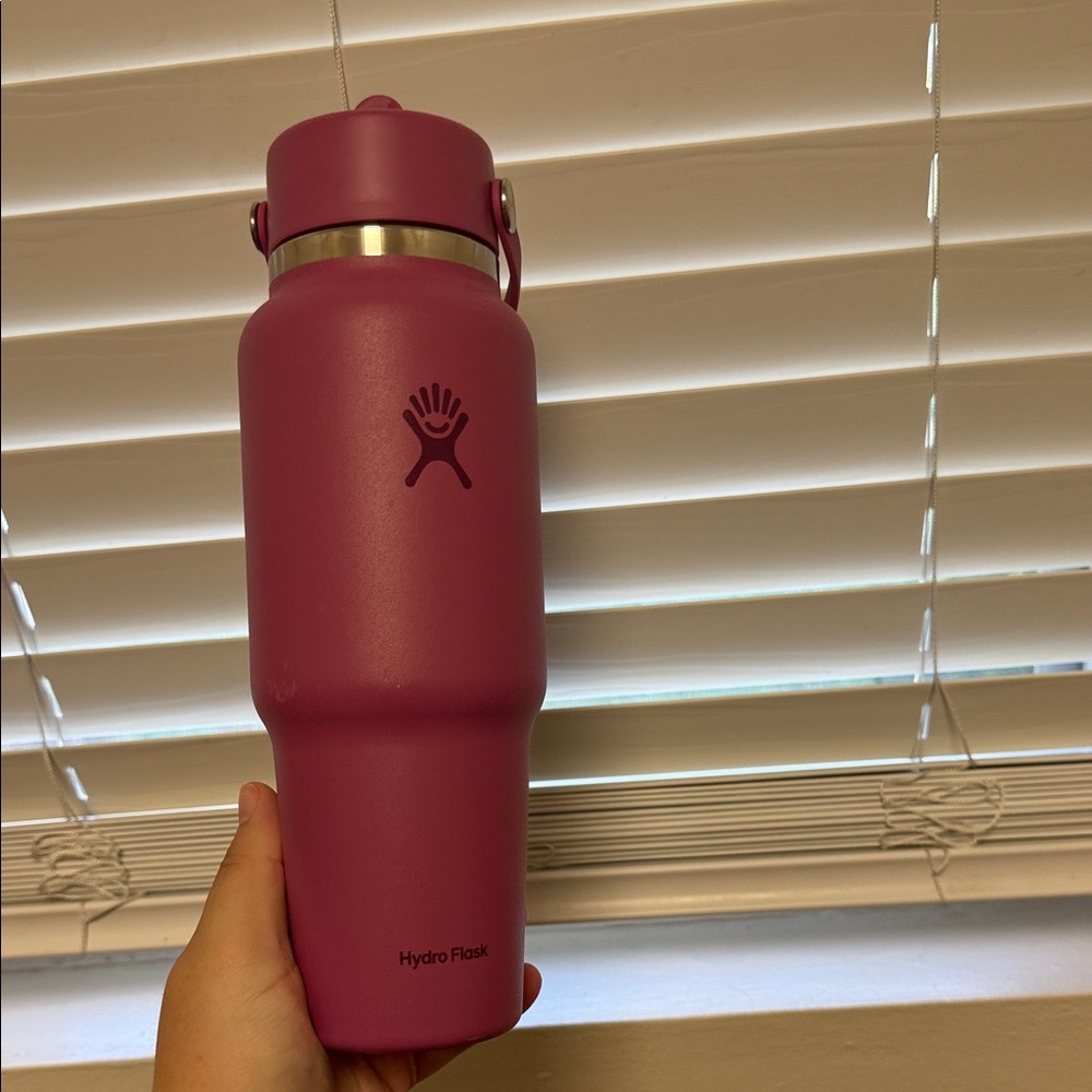 Hydro Flask Magenta Bottle